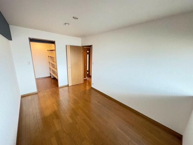 Refurbished 3LDK Apartment in Kaizuka, Osaka - Pet Friendly - Thumbnail 4