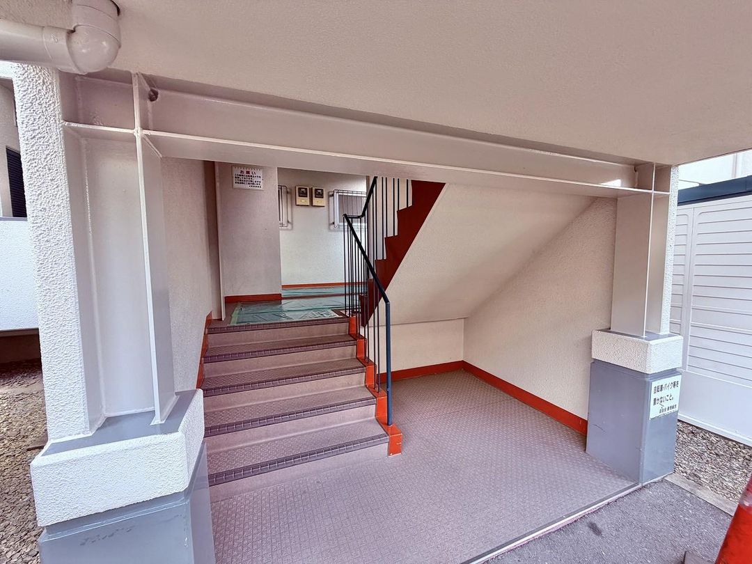 Renovated 3LDK Apartment for Sale in Takatsuki, Osaka - Thumbnail 3
