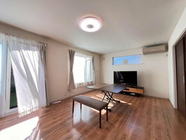 4SLDK House in Sapporo Higashi Ward with Carport and Quiet Location - Thumbnail 4