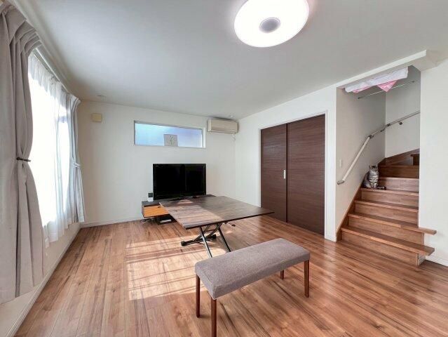 4SLDK House in Sapporo Higashi Ward with Carport and Quiet Location - Thumbnail 3