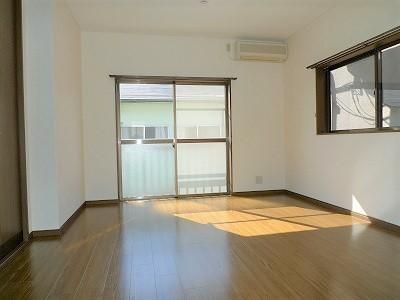 1K Apartment for Rent in Suita, Osaka - 40,000 Yen - Thumbnail 2