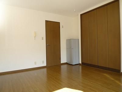 1K Apartment for Rent in Suita, Osaka - 40,000 Yen - Thumbnail 3