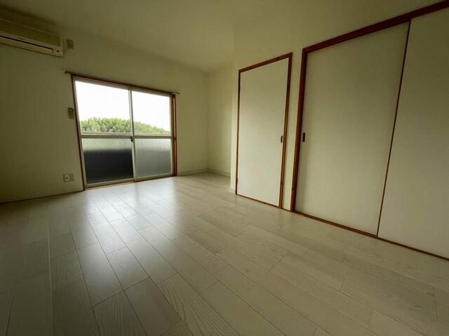 1K Apartment for Rent in Kitsuki, Oita - 14,000 JPY - Thumbnail 2