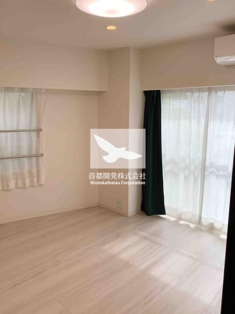 Renovated 1LDK Apartment for Sale in Zoshigaya, Toshima, Tokyo - Thumbnail 3