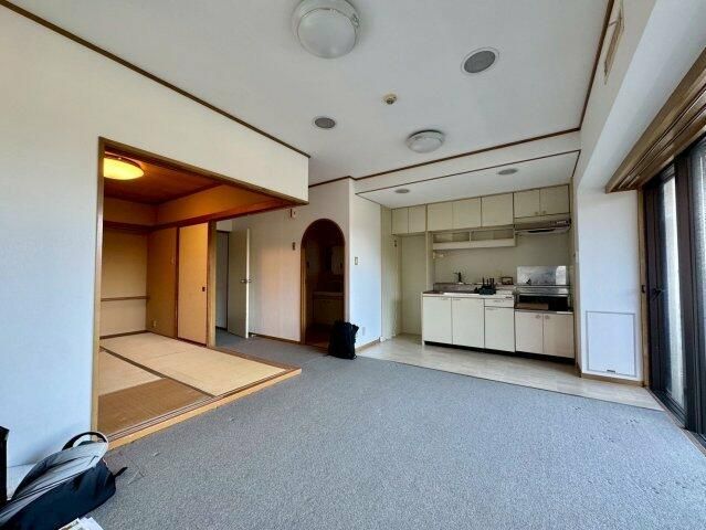 2LDK Apartment for Sale in Hakone with Hot Spring Access - Thumbnail 2