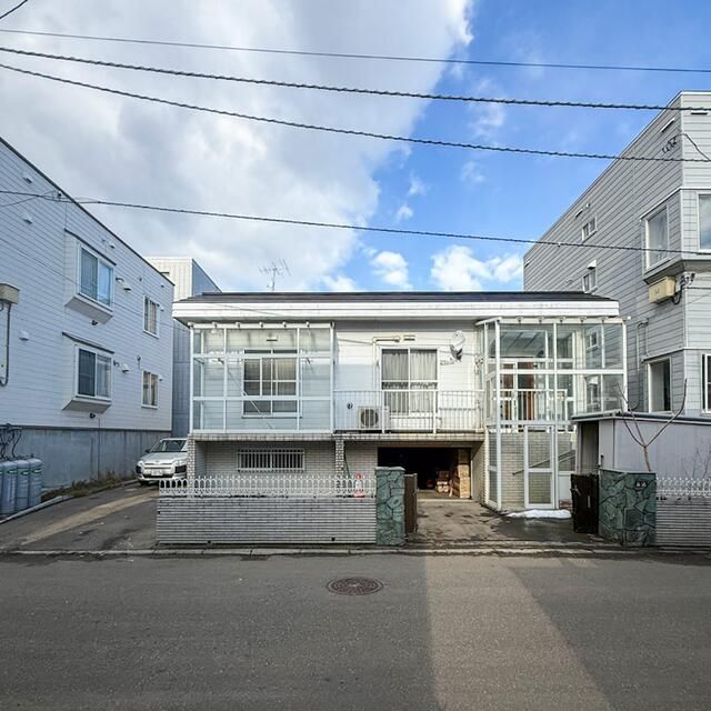 2LDK House near Kita-34-jo Station, Sapporo | 1985 Build, Renovated - Thumbnail 2