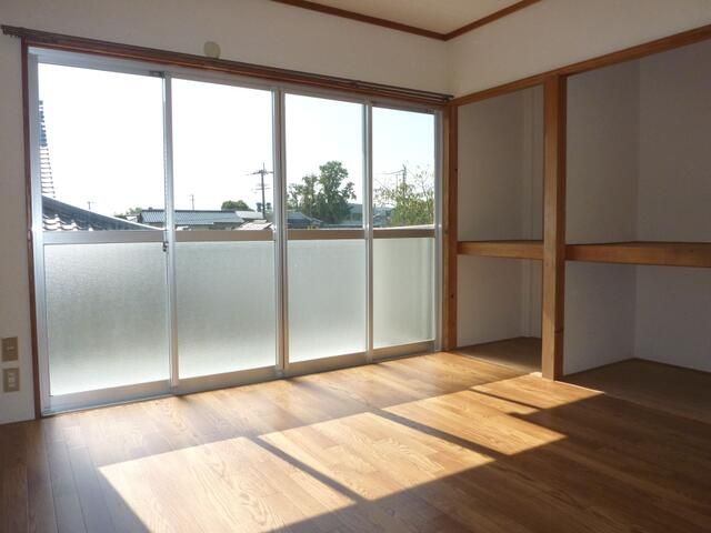 Renovated 1DK Apartment for Rent in Kitsuki, Oita - Thumbnail 3