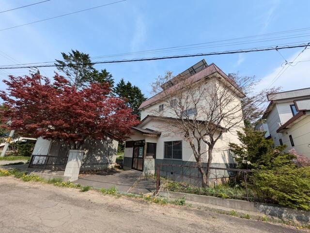 4LDK Detached House with Large Backyard for Sale in Otaru, Hokkaido - Thumbnail 2