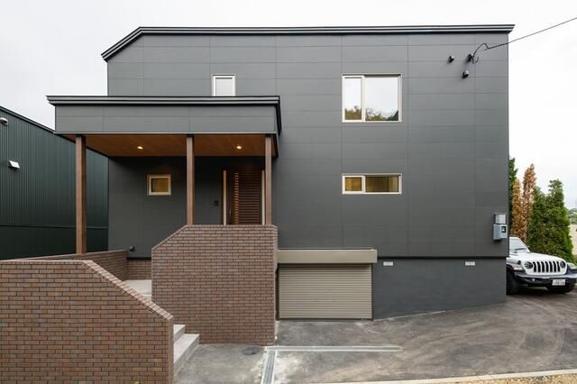 Renovated 2LDK House with Night Views in Sapporo's Yamanote - Image 1