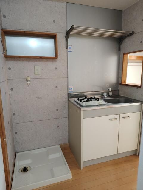 Osaka Studio Apartment for Rent in Fukushima with Wi-Fi Included - Thumbnail 4