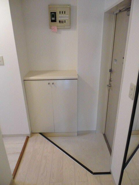 1K Apartment for Sale in Itabashi, Tokyo - Lions Mansion Tokiwadai - Thumbnail 2