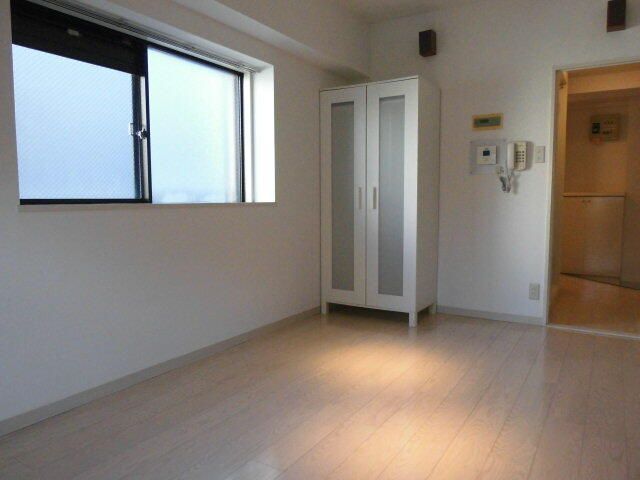 1K Apartment for Sale in Itabashi, Tokyo - Lions Mansion Tokiwadai - Thumbnail 3
