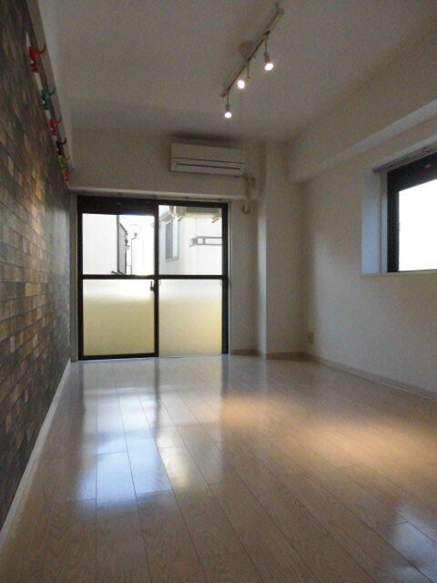 1K Apartment for Sale in Itabashi, Tokyo - Lions Mansion Tokiwadai - Thumbnail 4