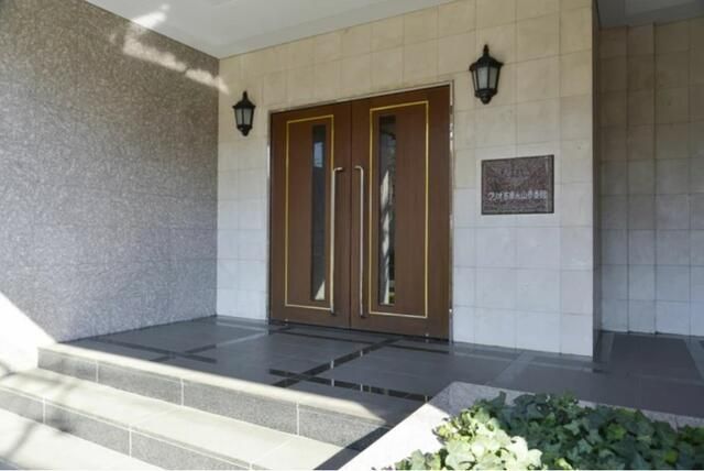 2LDK Apartment for Sale in Tama City, Tokyo - Top Floor Quiet Living - Thumbnail 2