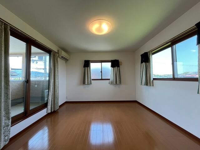 4LDK Detached House for Sale in Kumatori, Osaka - 27.8 Million Yen - Thumbnail 3