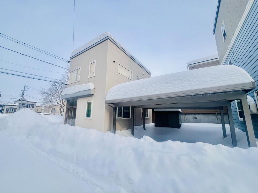 4LDK Corner-Plot House for Sale in Sapporo Higashi Ward - Thumbnail 2