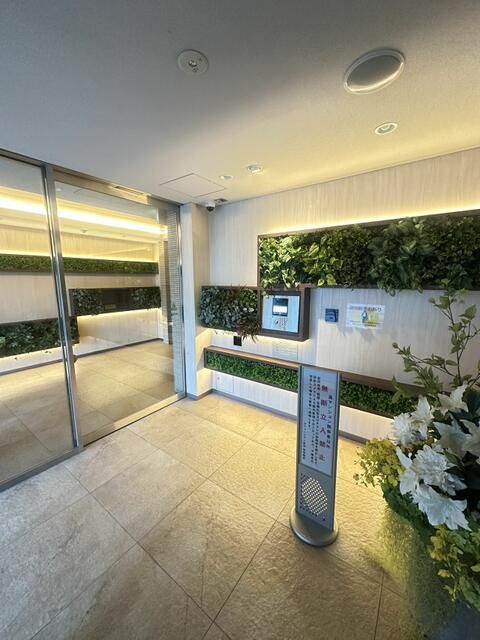 Modern 1DK Apartment for Sale in Akabane, Kita-ku, Tokyo - Thumbnail 2