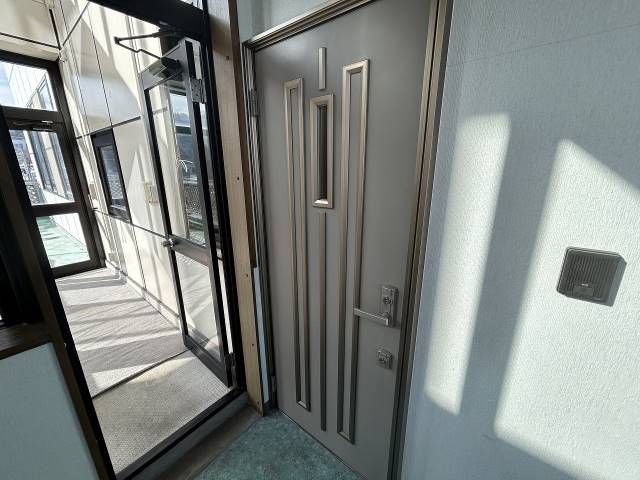 7SLDK Two-Generation House for Sale in Hakodate, Hokkaido - Thumbnail 2