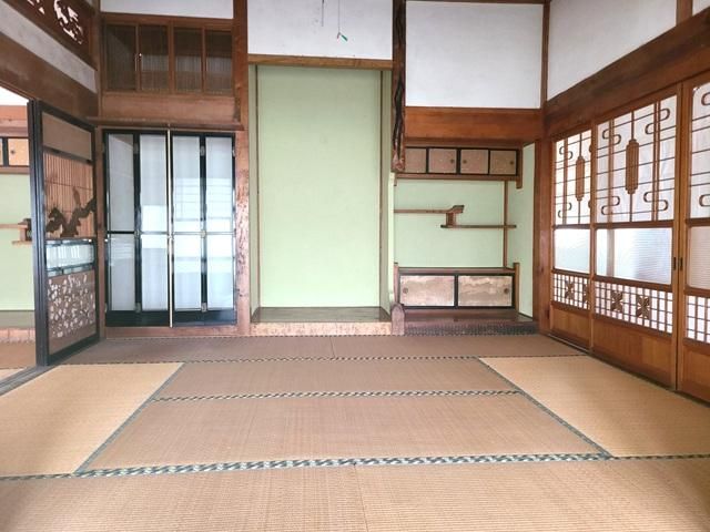 Spacious 8DK Traditional House on Large Plot in Sanze Town, Akita - Thumbnail 2