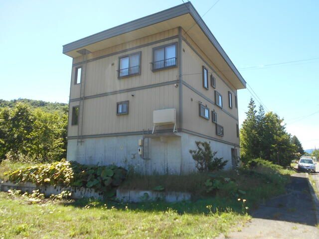 9LDK House with Rooftop Balcony for Sale in Engaru, Hokkaido - Thumbnail 3