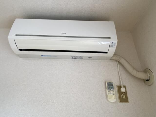 Bright 1K Apartment for Rent in Toyama City, Near Toyama University - Thumbnail 4