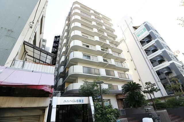 Renovated 3LDK Apartment for Sale in Minato Ward, Osaka - Thumbnail 2