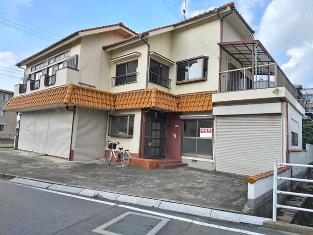 5LDK House for Sale in Matsuyama, Ehime - Thumbnail 2