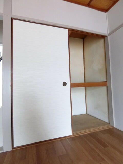 Renovated 3DK Terrace House for Rent in Hirakata, Osaka - Thumbnail 4