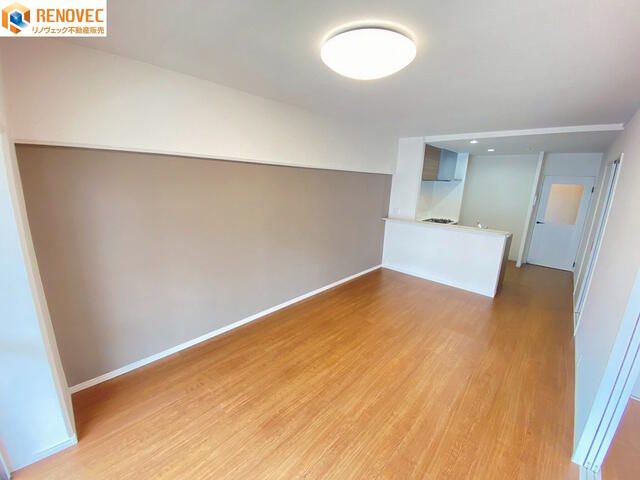 Renovated 3LDK Apartment for Sale in Sakai, Osaka - Thumbnail 4