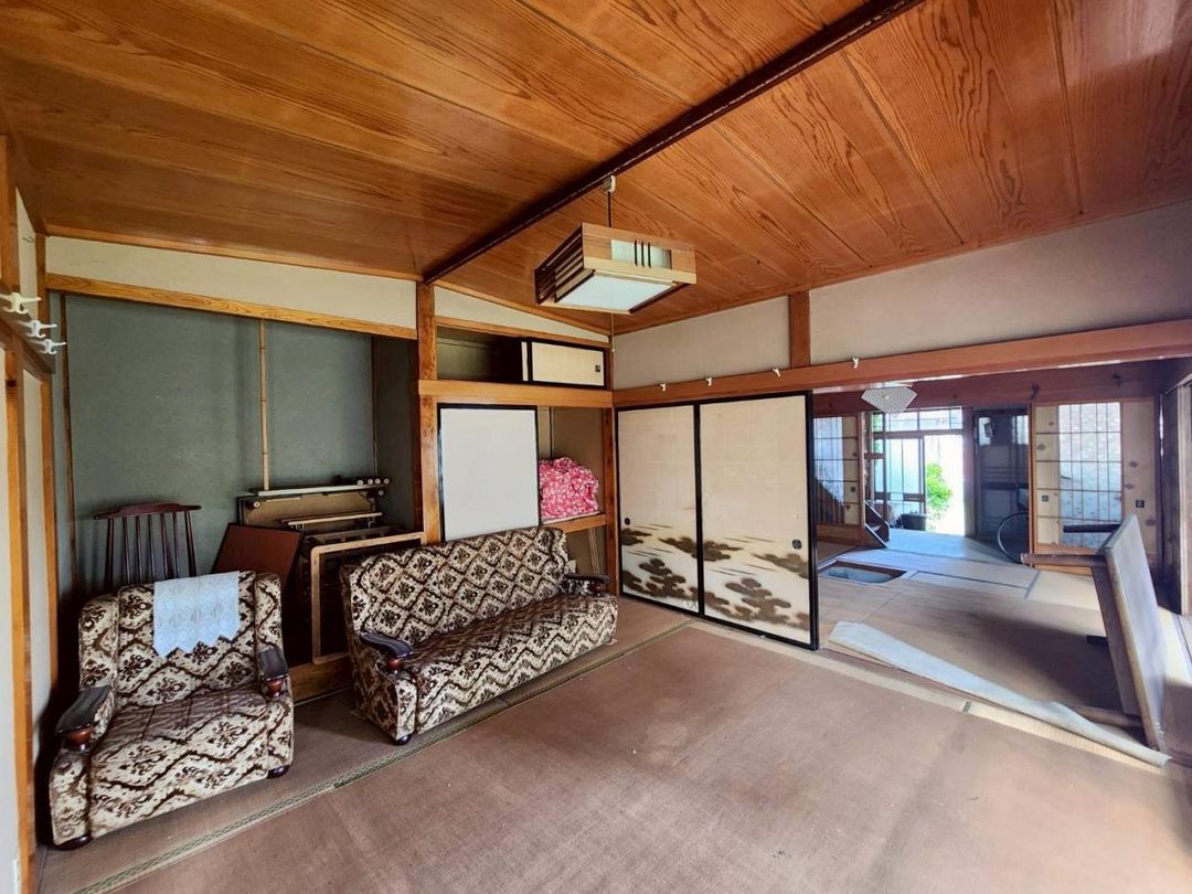 Pre-War 4DK House for Sale in Hachinohe, Aomori - Thumbnail 4