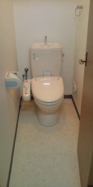 2K Apartment for Rent near Ishizugawa Station, Sakai, Osaka - Thumbnail 4