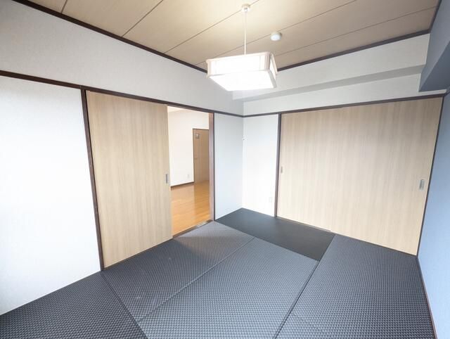 Renovated 2LDK Apartment with Tateyama Views in Uozu, Toyama - Thumbnail 4