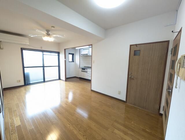 Renovated 2LDK Apartment with Tateyama Views in Uozu, Toyama - Thumbnail 3