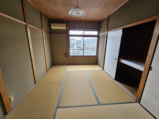 2DK Townhouse for Rent in Omi-Hachiman, Shiga - Near Azuchi Station - Thumbnail 3