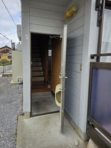 2DK Townhouse for Rent in Omi-Hachiman, Shiga - Near Azuchi Station - Thumbnail 2