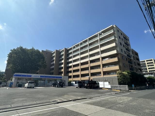 3LDK Apartment for Sale in Mitaka, Tokyo - 82 sqm, 2007 Build - Thumbnail 2