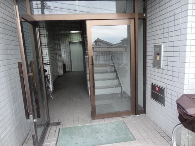 1K Apartment for Rent in Suita, Osaka - 50,000 Yen - Thumbnail 4