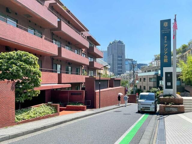 Vintage 2LDK Apartment in Akasaka, Tokyo - 2026 Renovation - Thumbnail 2