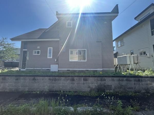 5LDK Detached House for Sale on Corner Lot in Ebetsu, Hokkaido - Thumbnail 4