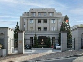 Luxury 3LDK Apartment with Tokyo Tower View in Minato - Thumbnail 3