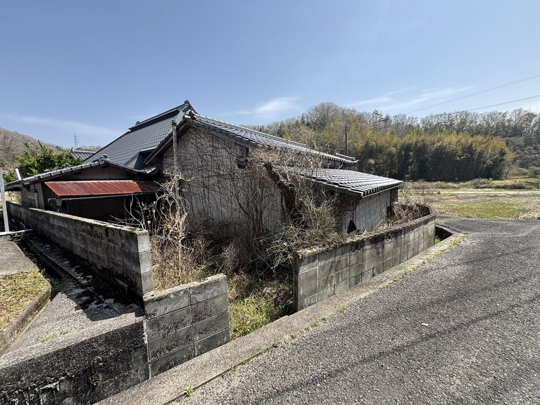 5-Bedroom House with Land and Field for Sale in Akaiwa, Okayama - Thumbnail 2