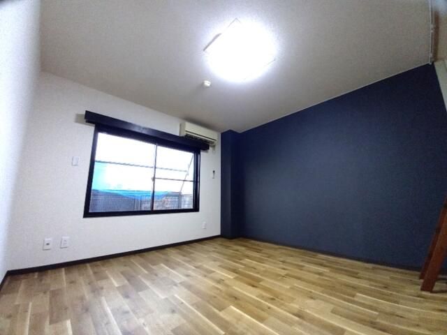 1K Apartment for Rent in Wakayama City with Free Internet - Thumbnail 4