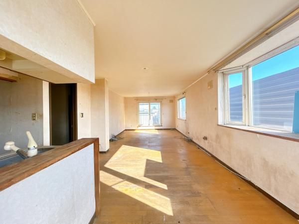 Renovated 4LDK House in Sapporo's Kiyota Ward with 2 Parking - Thumbnail 4