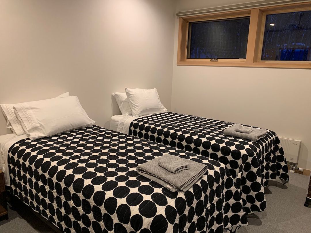 Tahi: 5-Bedroom Luxury Ski Chalet in Rusutsu, Hokkaido - Thumbnail 4