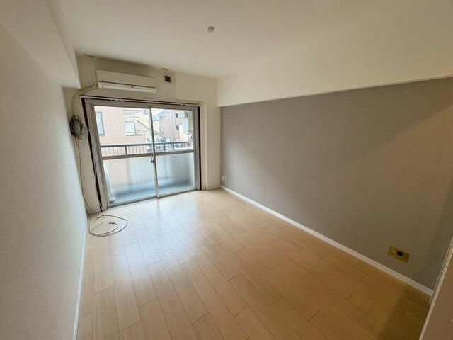 Renovated 1K Apartment for Sale Near Nishidai Station, Itabashi - Thumbnail 4