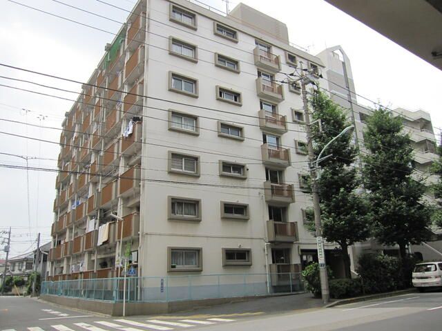 Renovated 1K Apartment for Sale Near Nishidai Station, Itabashi - Thumbnail 2