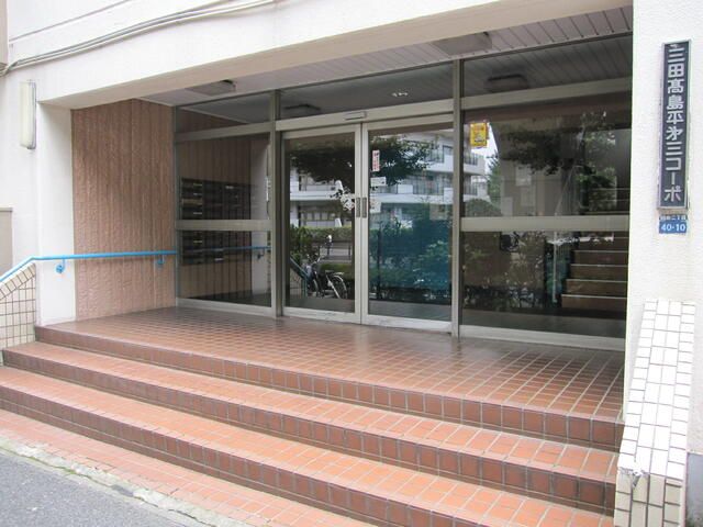 Renovated 1K Apartment for Sale Near Nishidai Station, Itabashi - Thumbnail 3