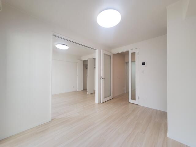 Renovated 2K Apartment Near Senzoku Station, Ota City, Tokyo - Thumbnail 4