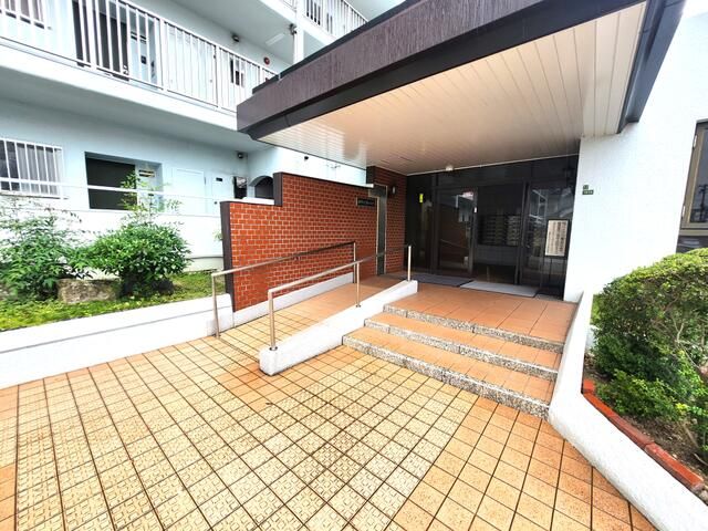3LDK Apartment for Sale in Taisho Ward, Osaka - Thumbnail 2