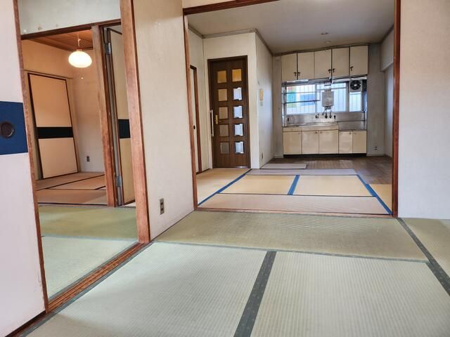 3LDK Apartment for Sale in Taisho Ward, Osaka - Thumbnail 3